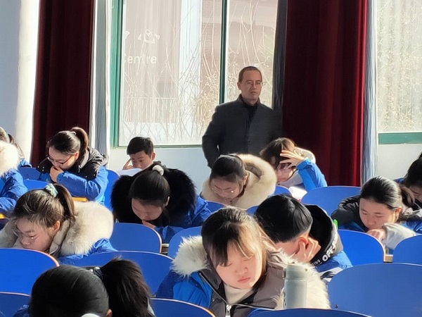 一模监考20210116113939.jpg