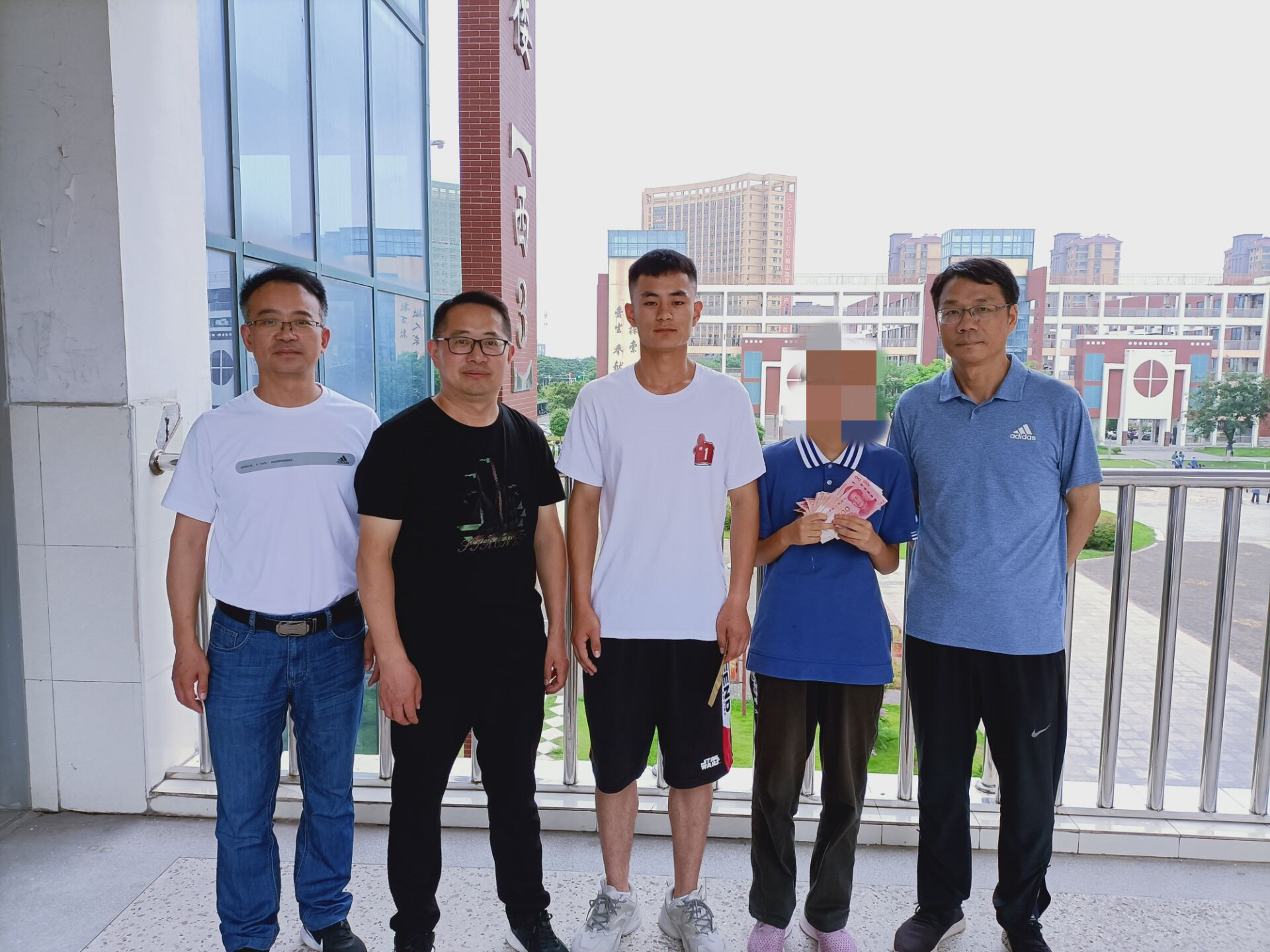 279CE7A663EF2F266DD36FC404BA265D_副本.jpg