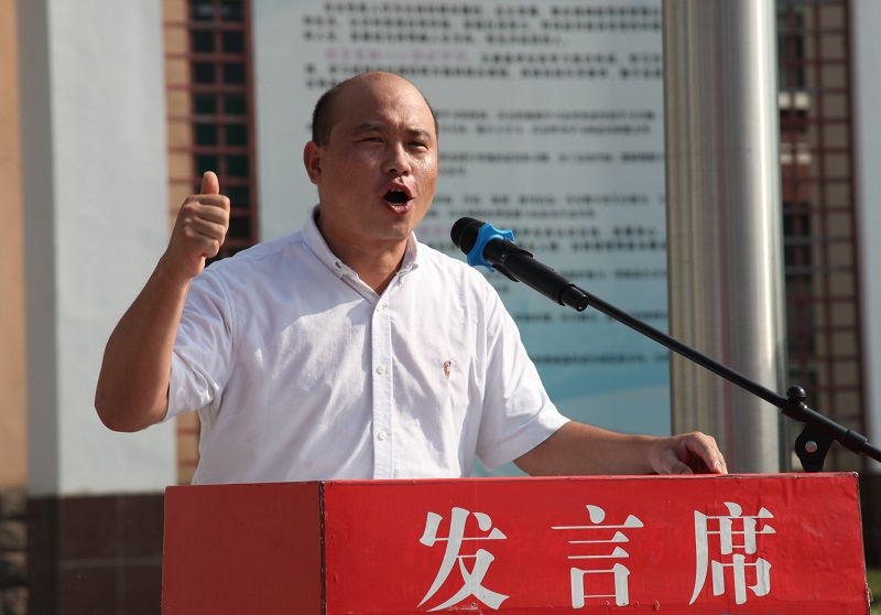 高三老师发言IMG_6428.JPG