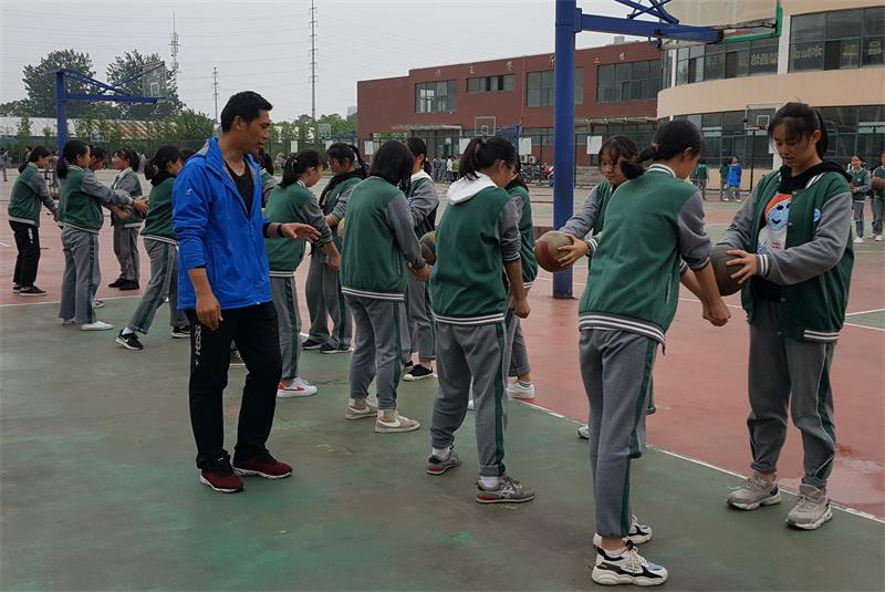 4排球教学.jpg