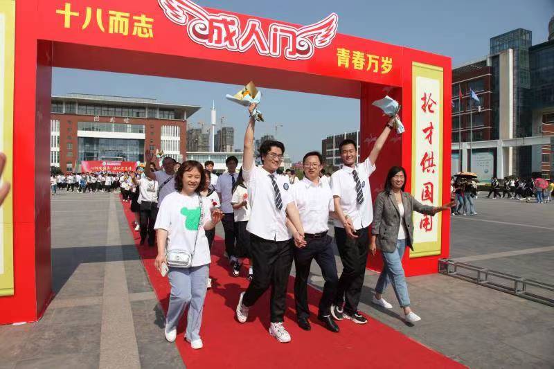 丁新华2.jpg