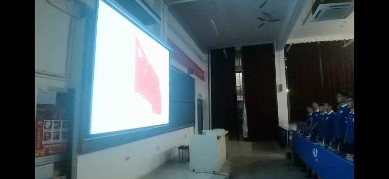 升国旗.jpg