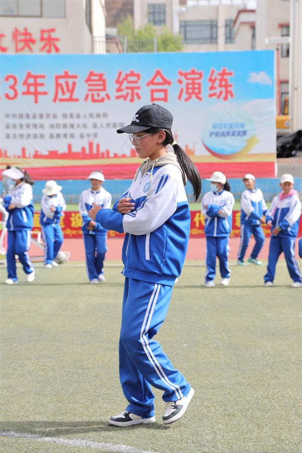 热巴吉英舞蹈1.jpg