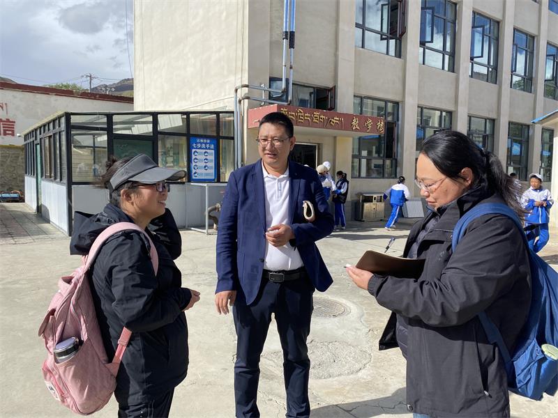课下研讨.jpg