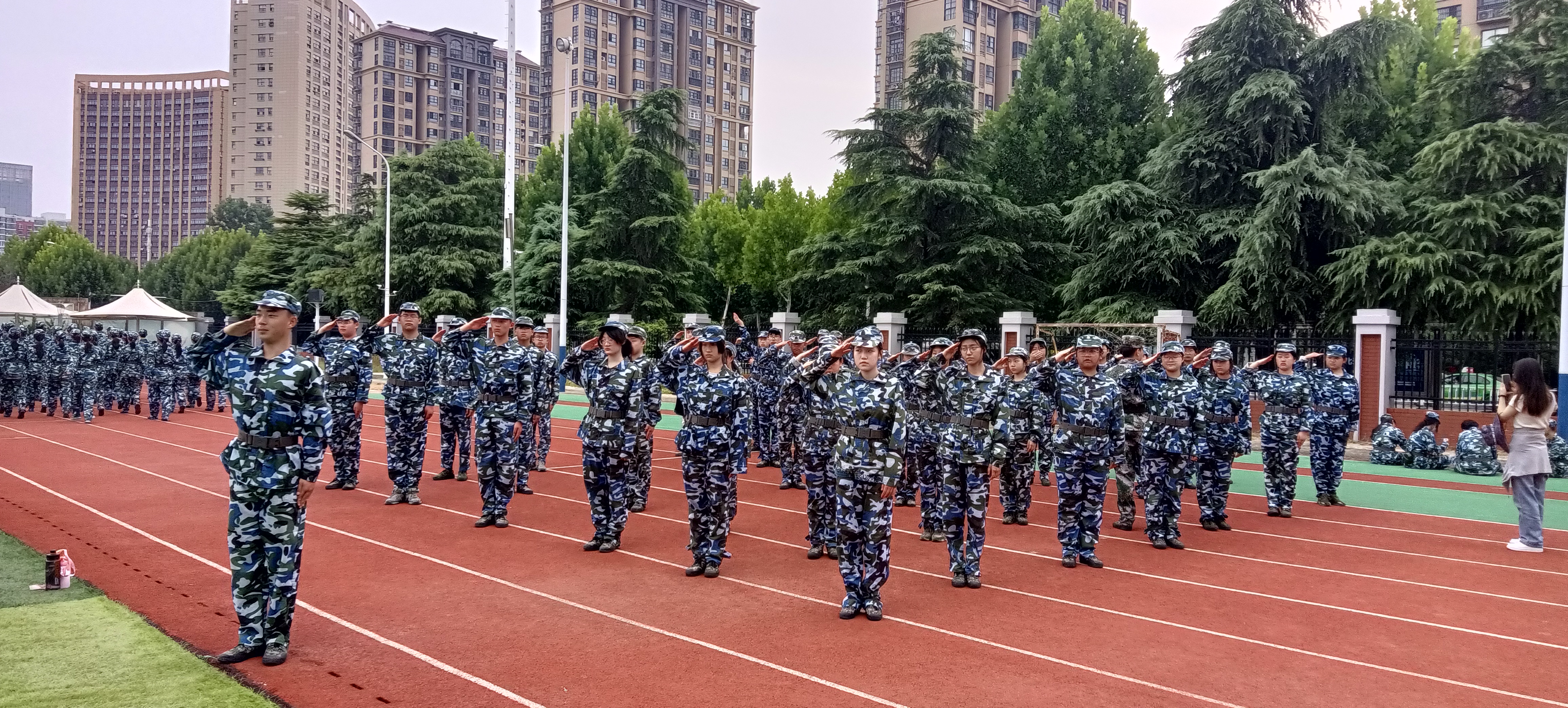 高一27班.jpg
