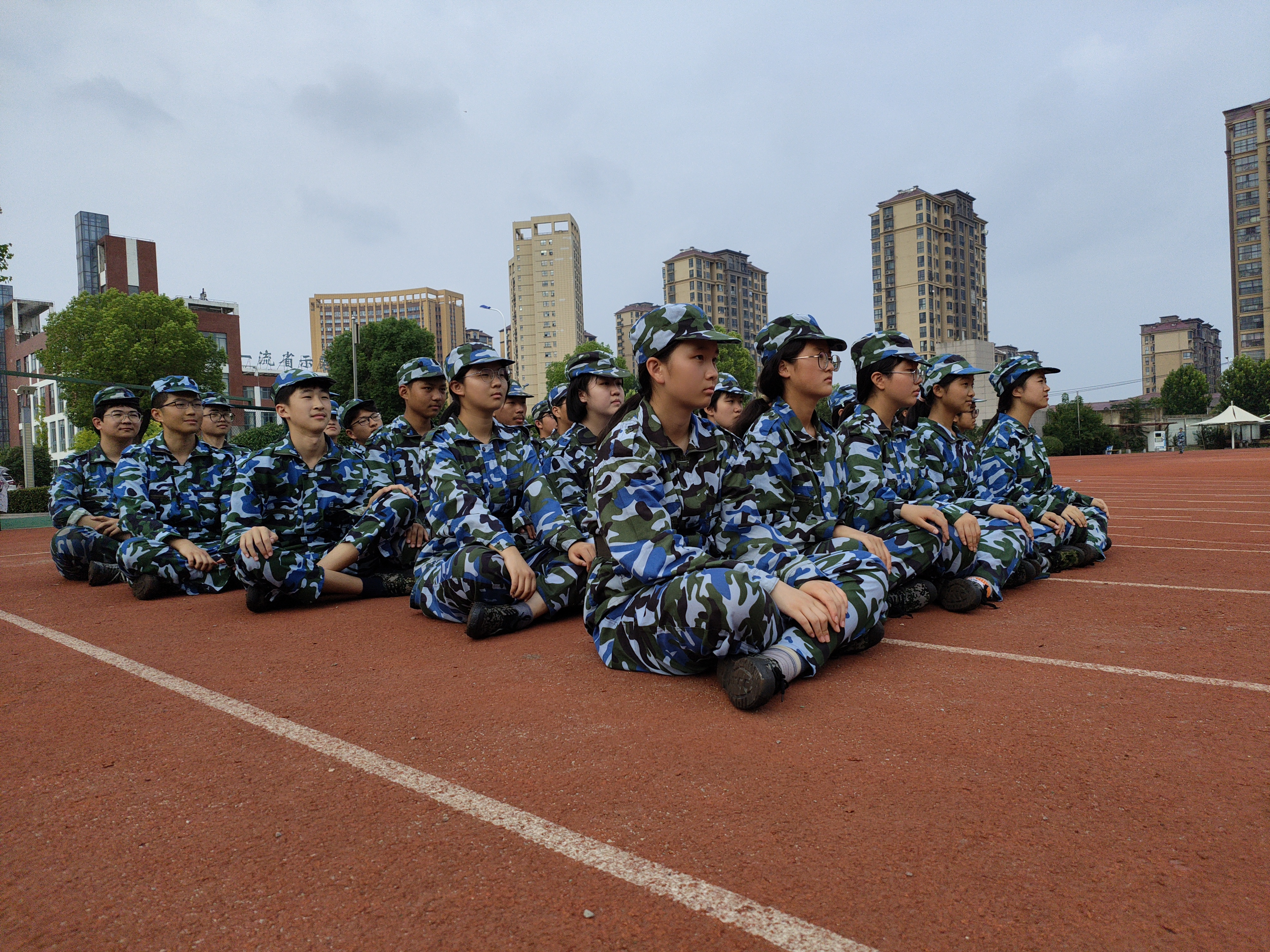 高一1班.jpg