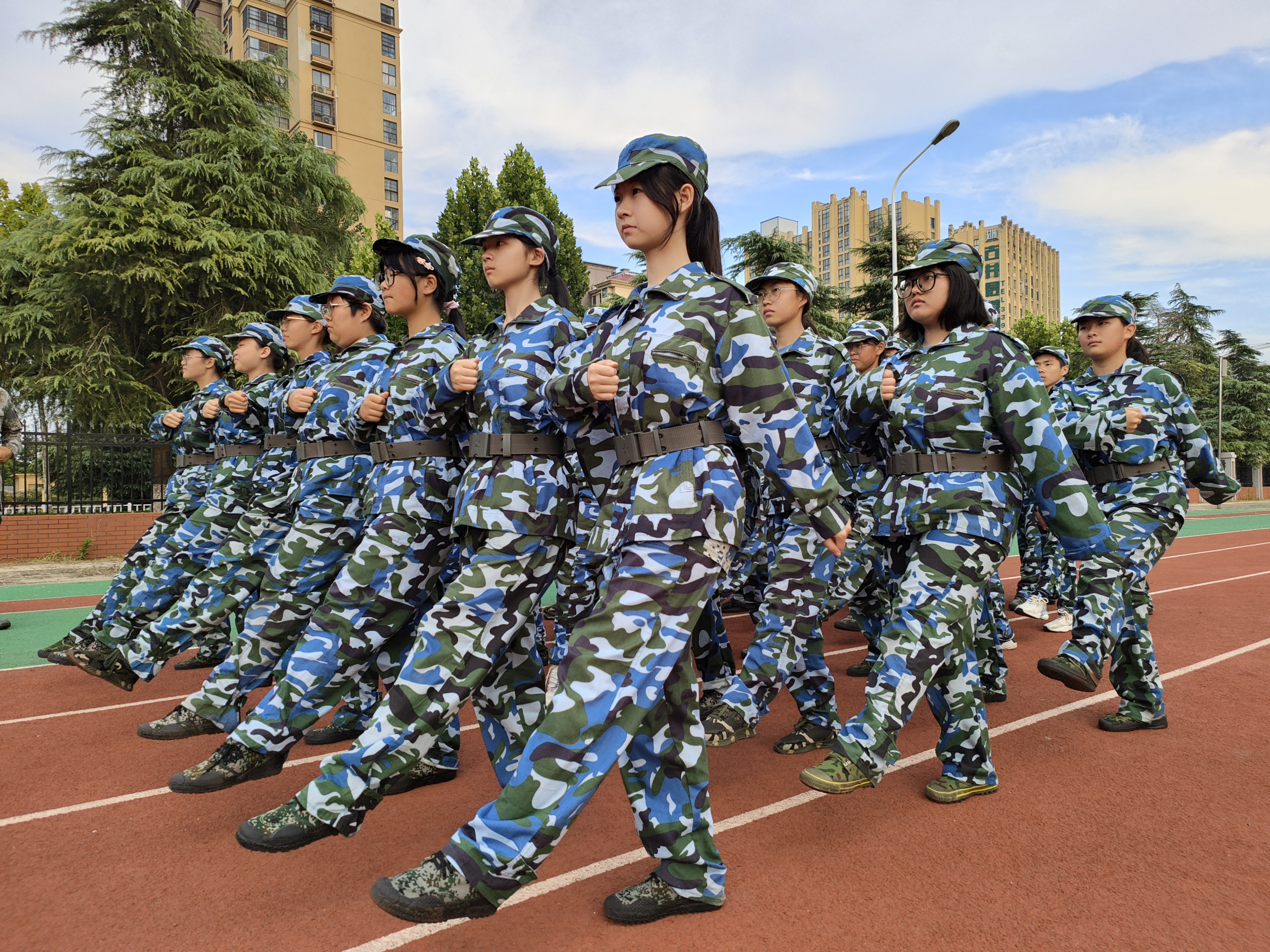高一8班.jpg