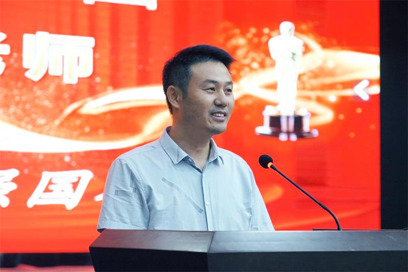 王亚(1).jpg